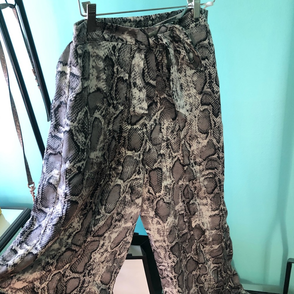 Snake skin flowy wide leg pant